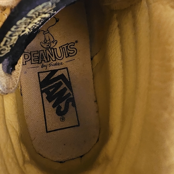 Vans Peanuts Charlie Brown Sk8-Hi  Womens 6.5 Men's 5 Unisex - Picture 13 of 15